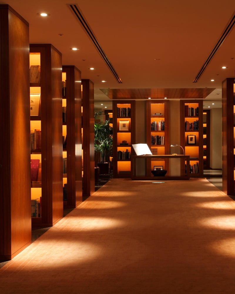 Park Hyatt Tokyo’s cozy library.